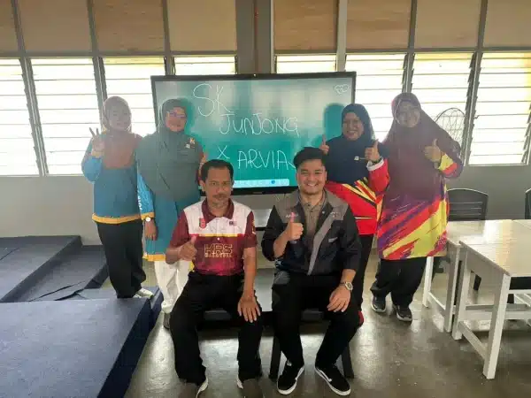 AI Smartboard Empowers Digital Learning at SK Junjong Kedah