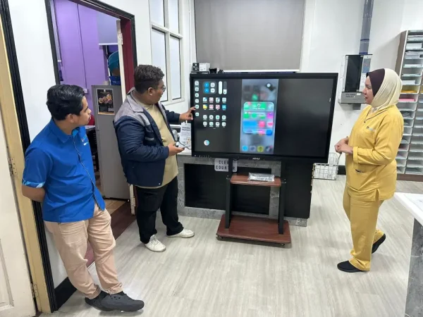 AI Smartboard Transforms Healthcare Collaboration at UKM Specialist Centre Sdn. Bhd