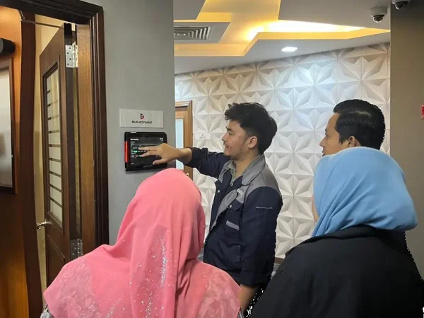 Meeting Room Panel Transforms Workspace Management at ICT Johor