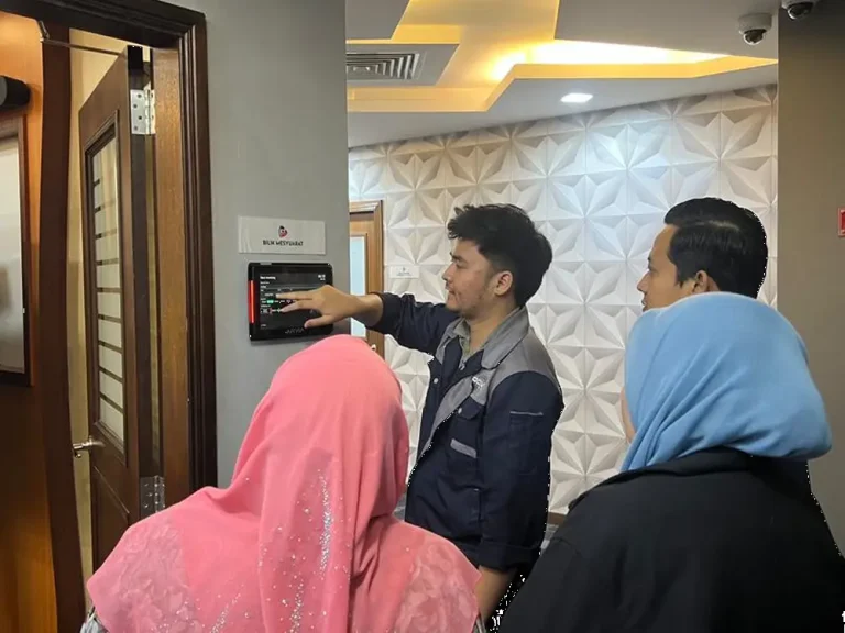 meeting room panel ict johor arvia solutions israk