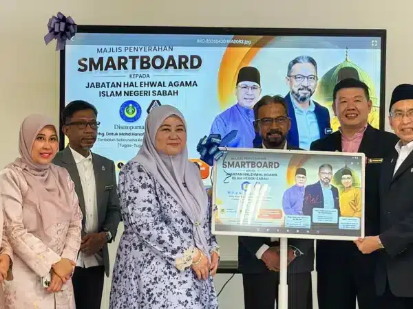 Smartboard Handover Ceremony for Jabatan Hal Ehwal Agama Islam Negeri Sabah (JHEAINS) at Institut Tahfiz Al-Quran Negeri Sabah (ITQAS)