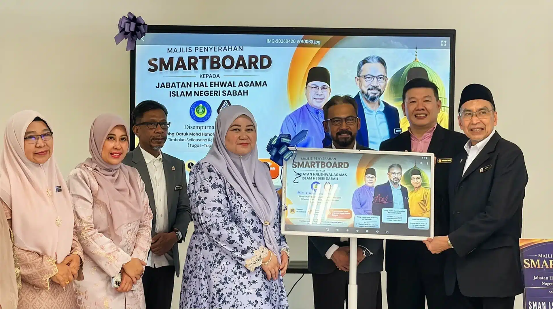 Arvia Solutions Delivers 35 Unit Smartboard to JHEAINS Sabah and Signs Strategic MOU with Yayasan Bumiputra Sabah