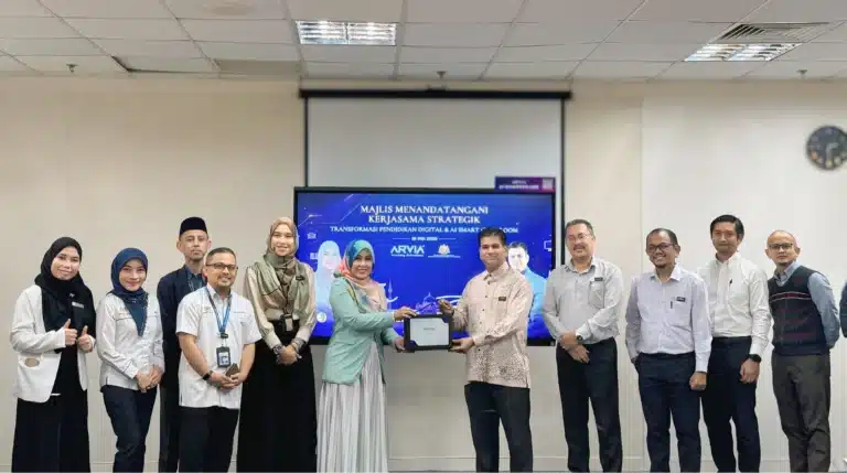 ai smartboard arv600 majlis kerjasama strategik mou arvia solutions
