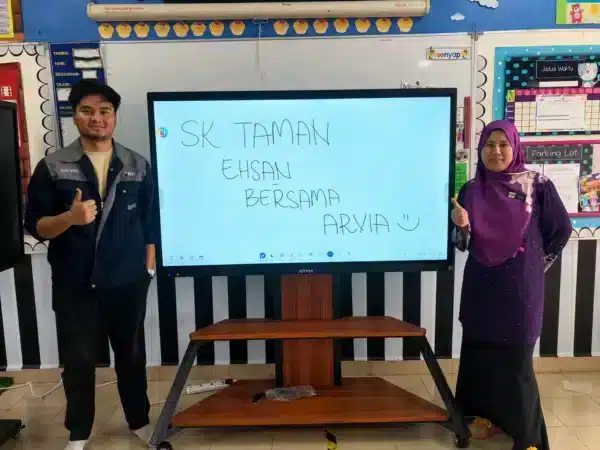 Smartboard Enhances Classroom Learning at SK Taman Ehsan KL