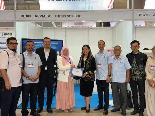 AI Smartboard Powers Historic DPMM-MCCI MOU Signing in IIW 2026 Jakarta