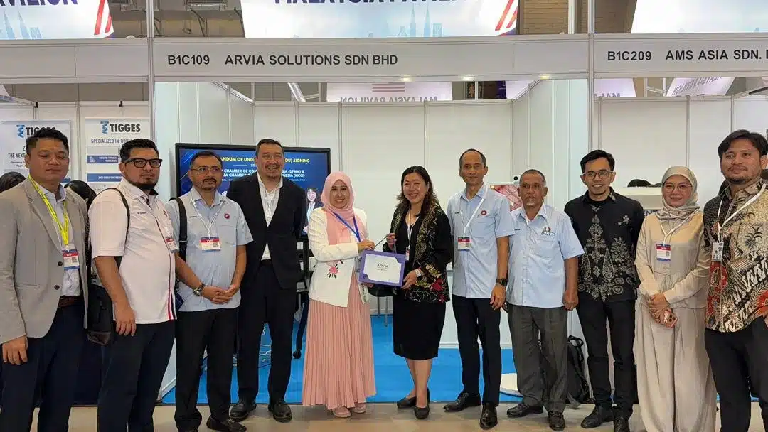 AI Smartboard Powers Historic DPMM-MCCI MOU Signing in IIW 2026 Jakarta