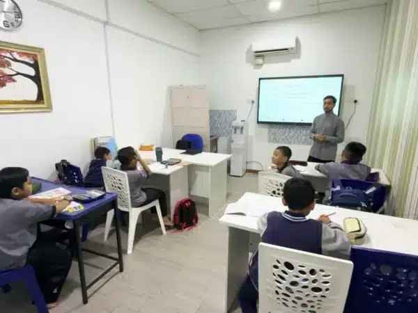 Transform Special Education at Mahfaa Academy with the ARVIA AI Smartboard