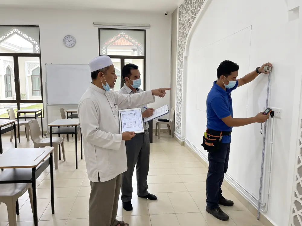 Site survey sebelum memohon peruntukan masjid untuk pemasangan smartboard