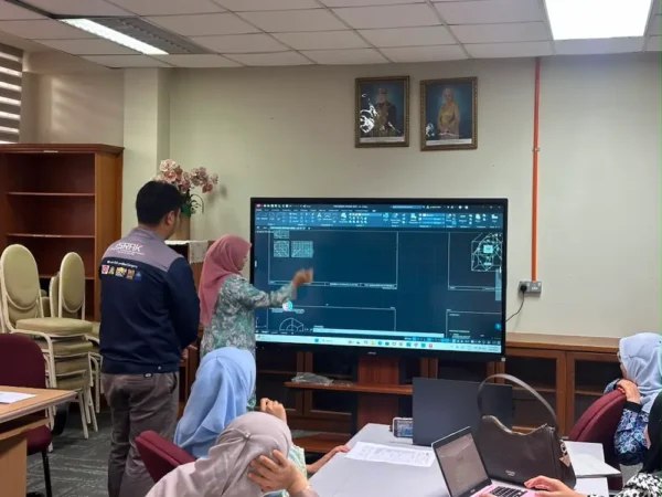 AI Smartboard for SMK Putrajaya Presint 8(1): Dual OS Smart Classroom Deployment