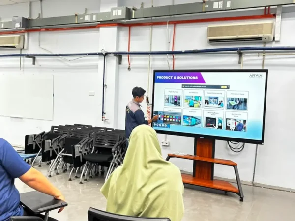Smartboard AI Arvia UniKL MSI Kulim: Proven 2-in-1