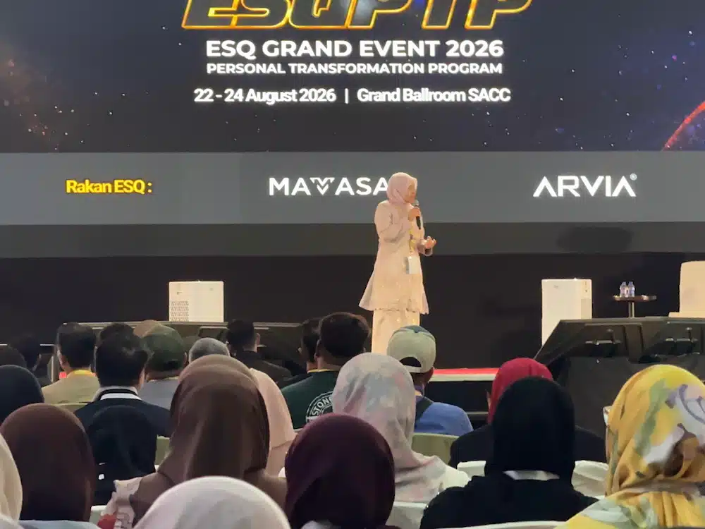Nurul Ain Mohamad Khdri di hadapan peserta Grand Event ESQPTP