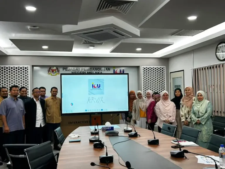 Arvia team with Pejabat Pembangunan Negeri Melaka client team