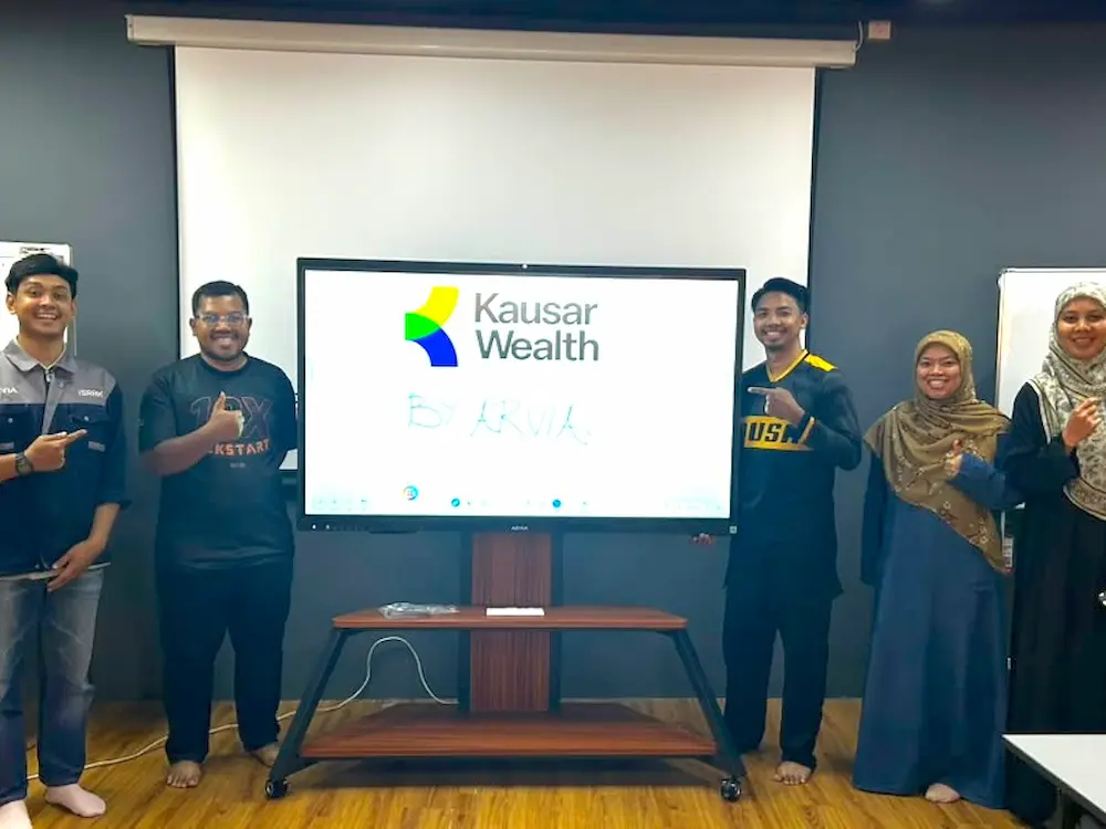 Smartboard AI Smart Meeting Room Arvia 65 inci di pejabat Kausar Wealth Management Kota Damansara