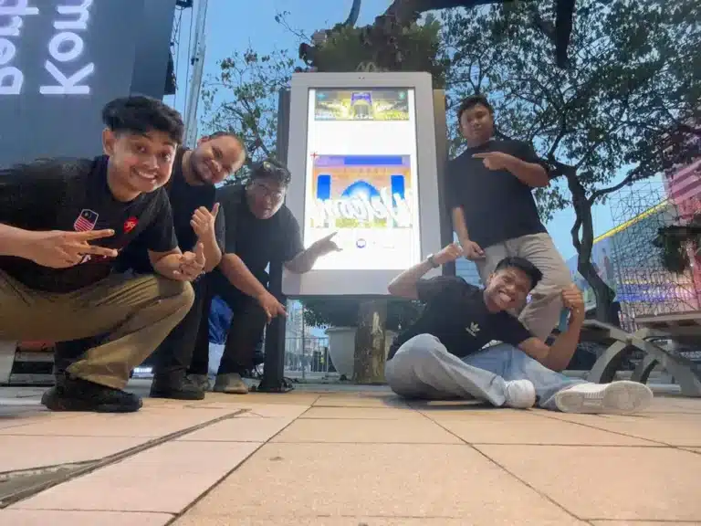 Arvia team with Outdoor Kiosk Arvia Putrajaya installation