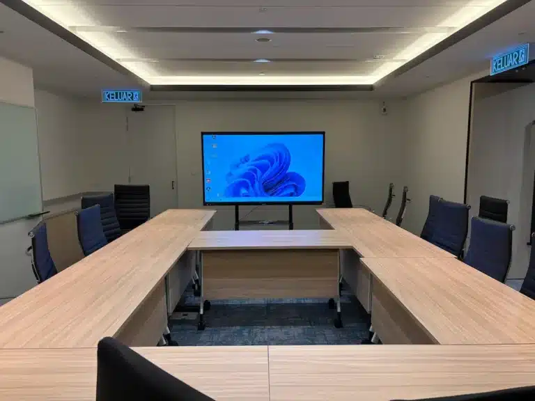 Smartboard AI Arvia Kementerian Digital set up in a Putrajaya meeting room