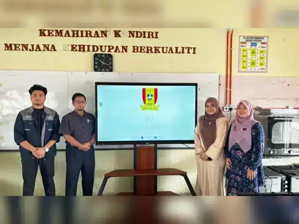 Smartboard AI Arvia SMK Tunku Abdul Malik: Proven 2026