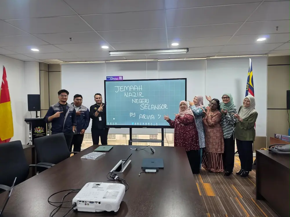 Arvia team with Jemaah Nazir Negeri Selangor officers after government AI smartboard installation in Shah Alam