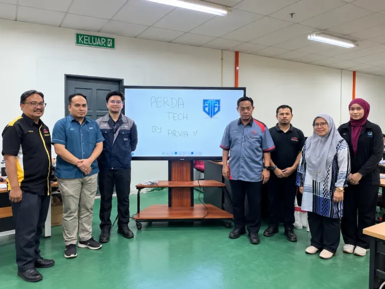 Arvia team with Star Fortune Global after the smartboard AI Arvia Penang installation at Perda Tech
