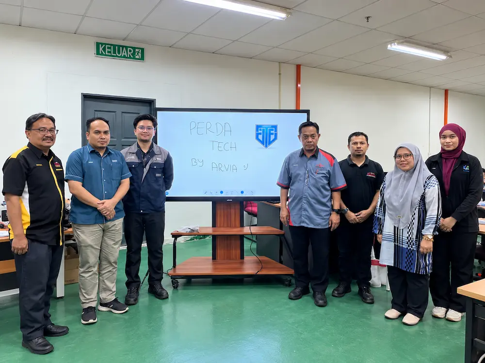 Arvia team with Star Fortune Global after the smartboard AI Arvia Penang installation at Perda Tech